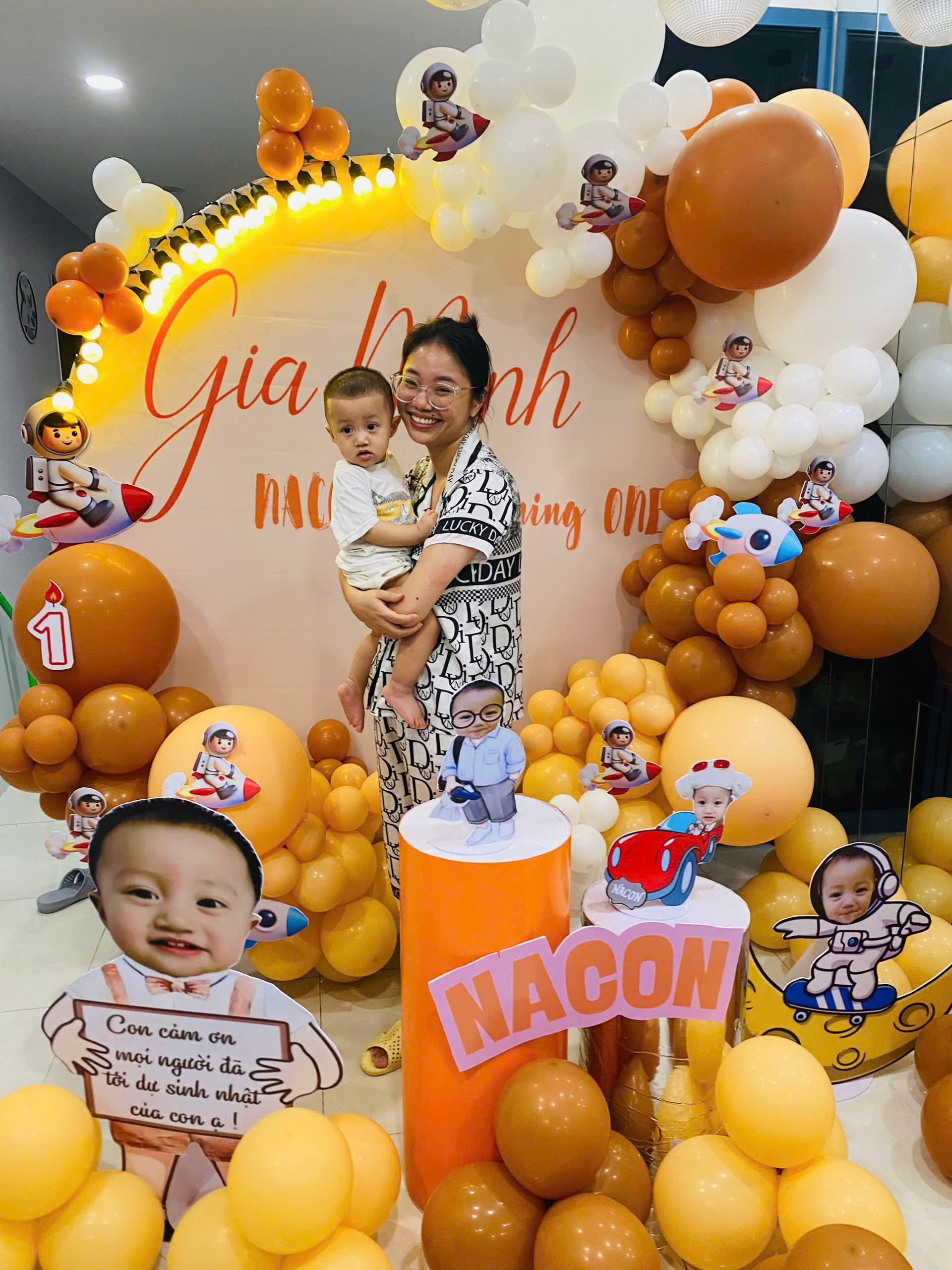 Sinh nhật 1 tuổi