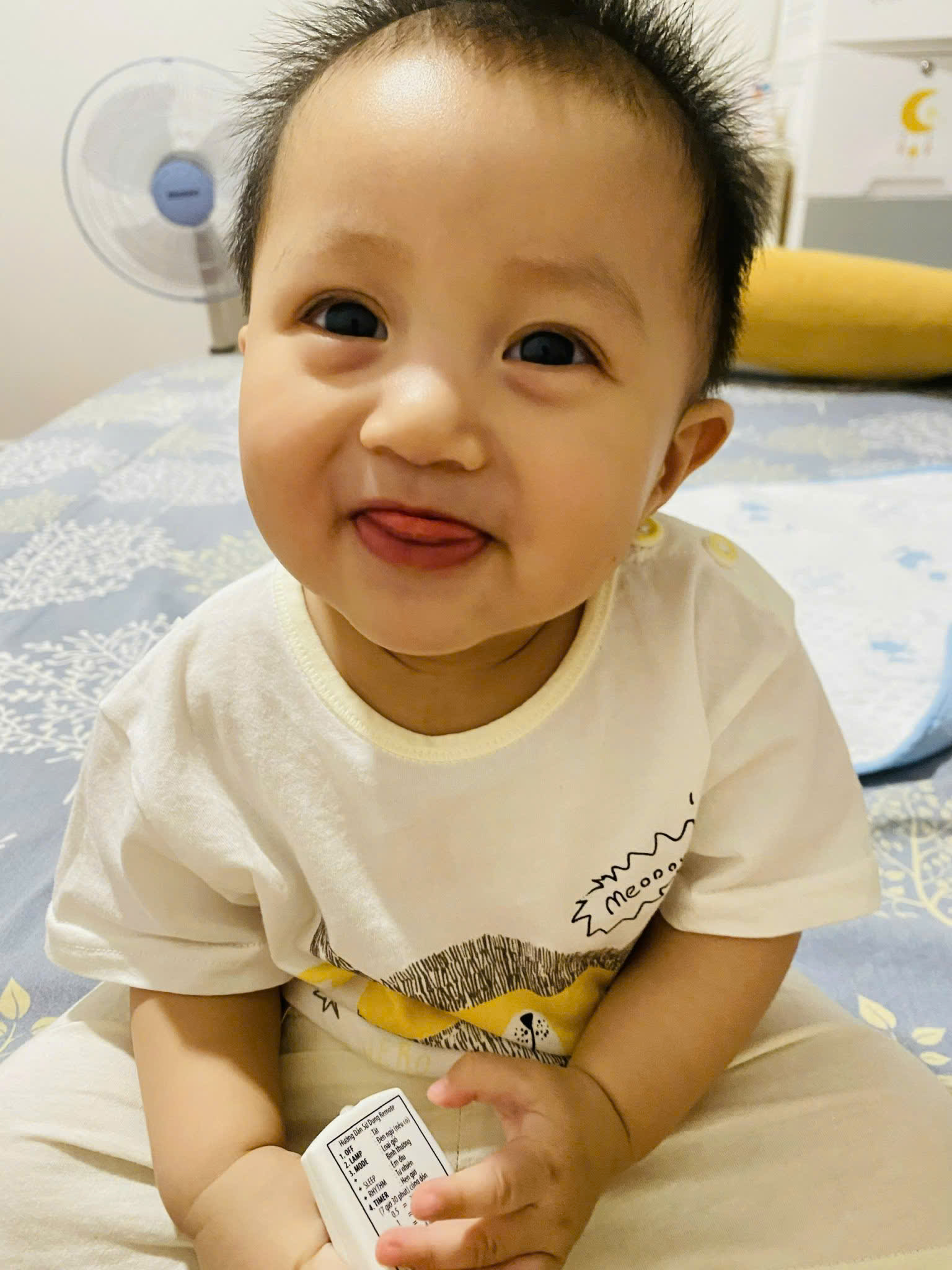 Nacon tươi cười